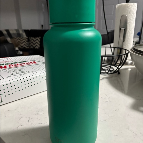 Green Drinkware Bottle - Picture 3 of 14
